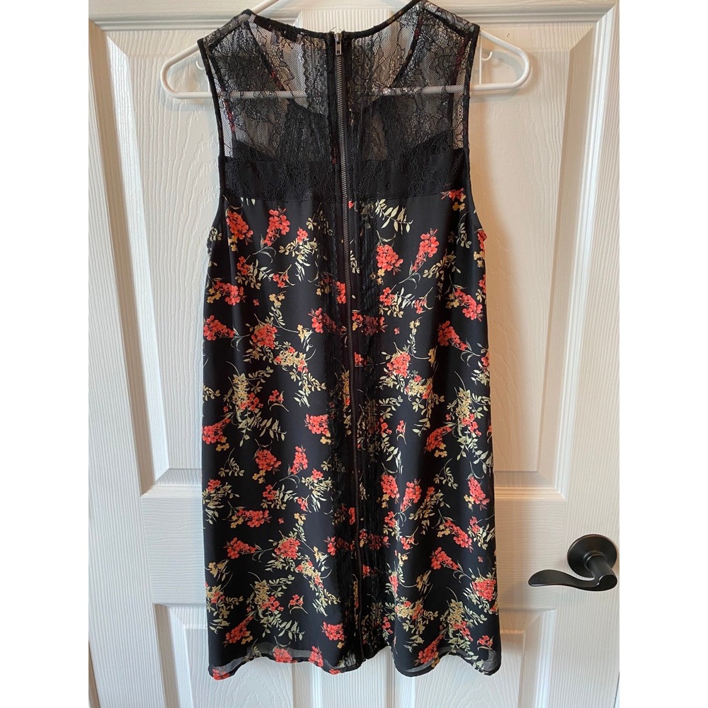 Sleeveless Dress‎